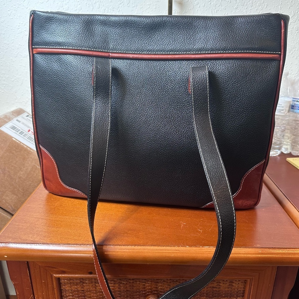 Bally Black and Red Shoulder Bag - Picture 2 of 14